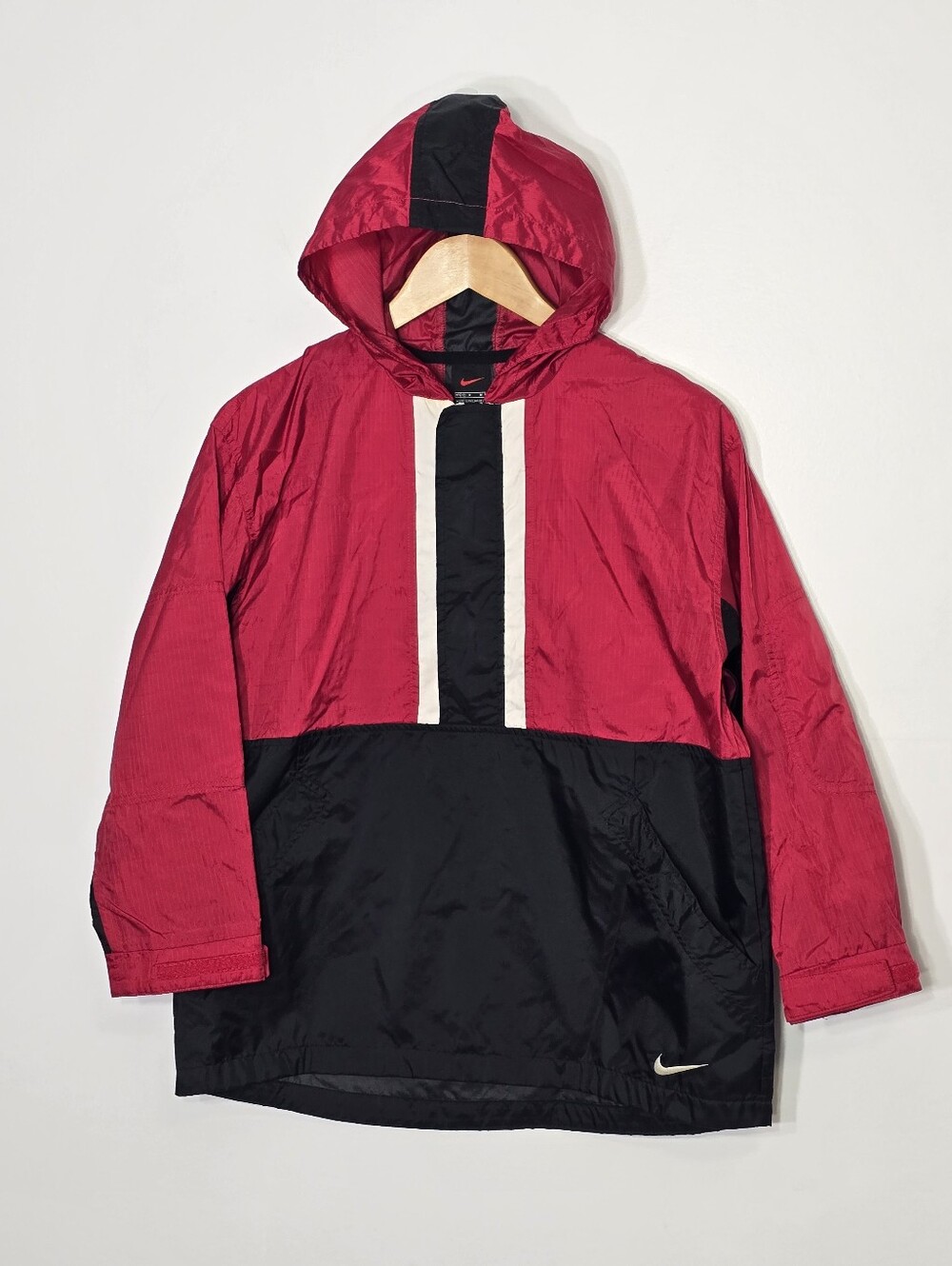 Nike Vintage Red Black Kids Boy Hooded Windbreaker Lightweight Sporty Sz 10/12